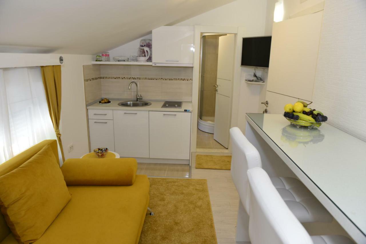 Apartmani Stefanija Tivat Bagian luar foto