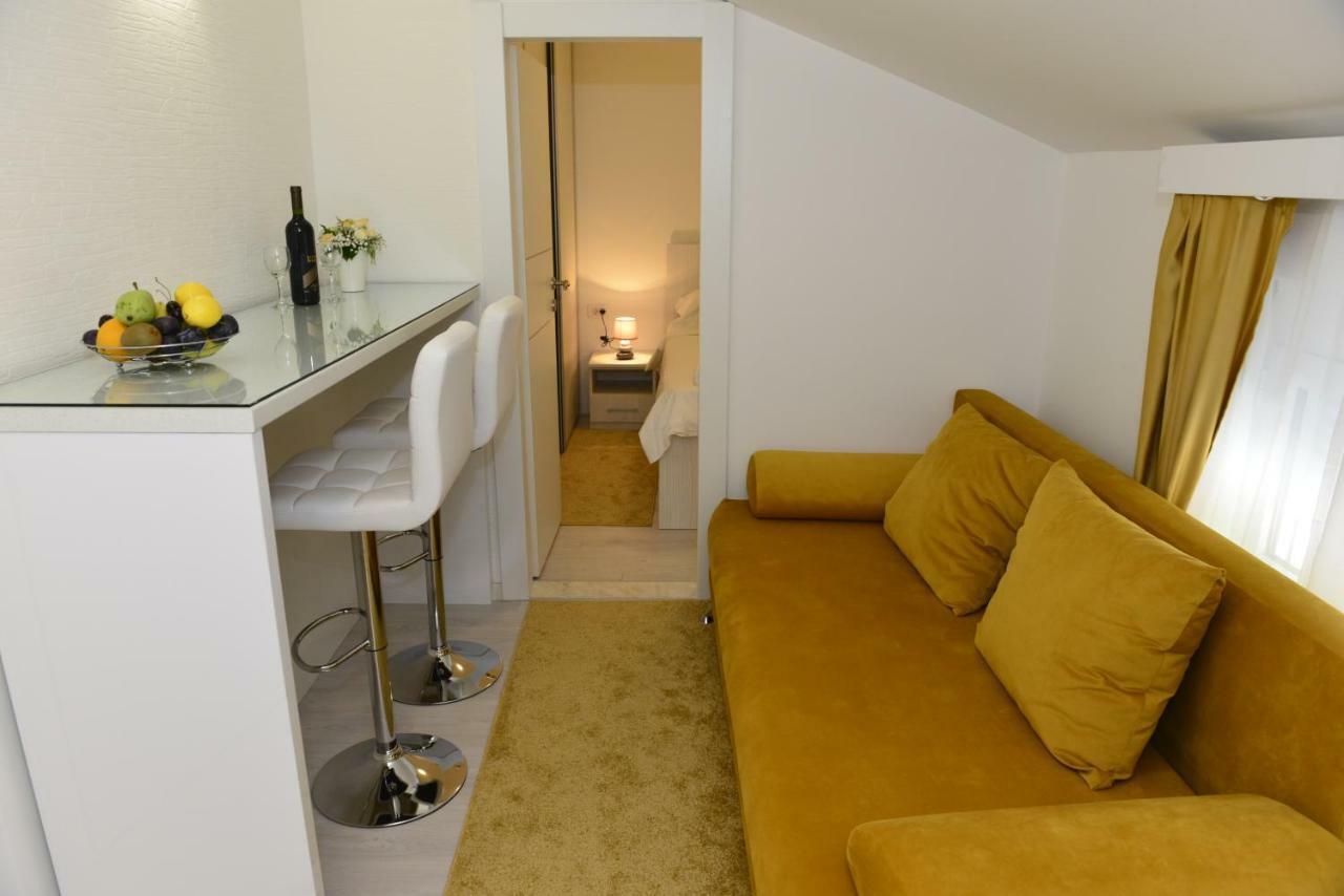 Apartmani Stefanija Tivat Bagian luar foto