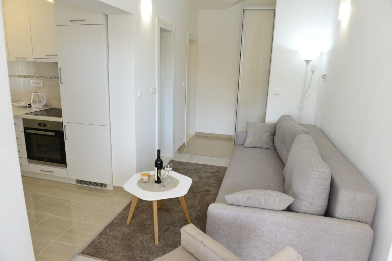 Apartmani Stefanija Tivat Bagian luar foto