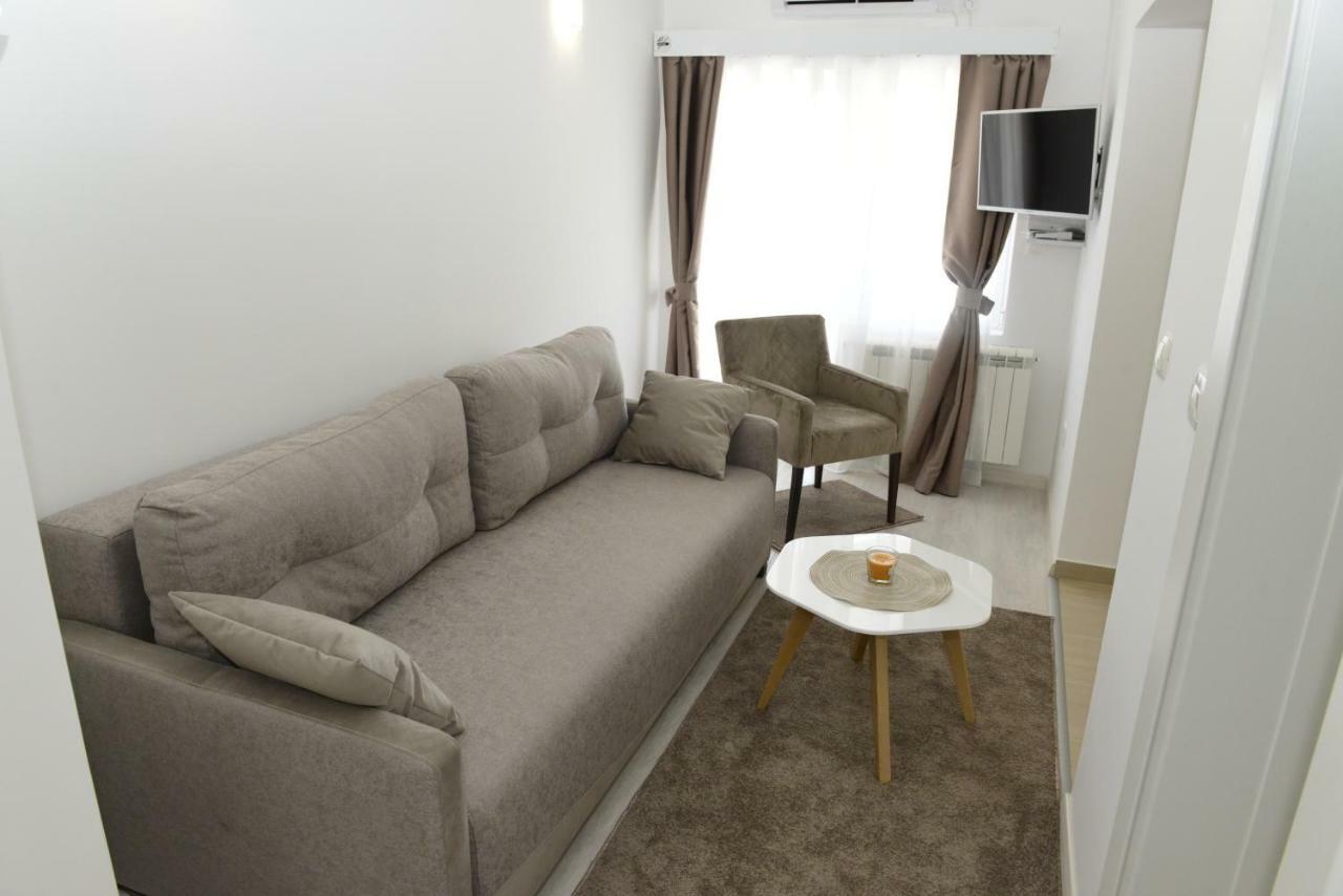 Apartmani Stefanija Tivat Bagian luar foto
