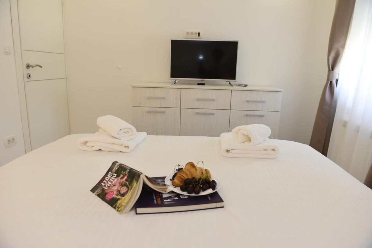 Apartmani Stefanija Tivat Bagian luar foto